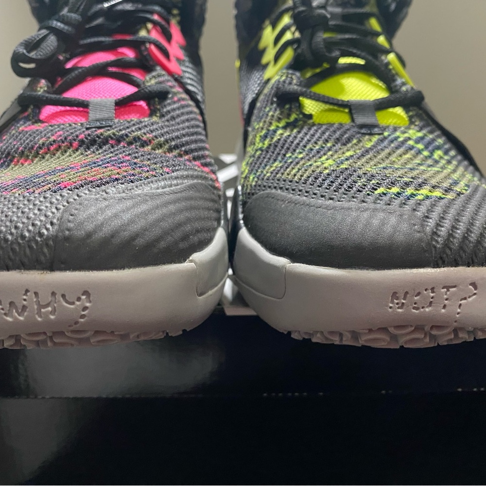 Jordan Black and Pink Athletic Shoes Knit Upper - Picture 2 of 5